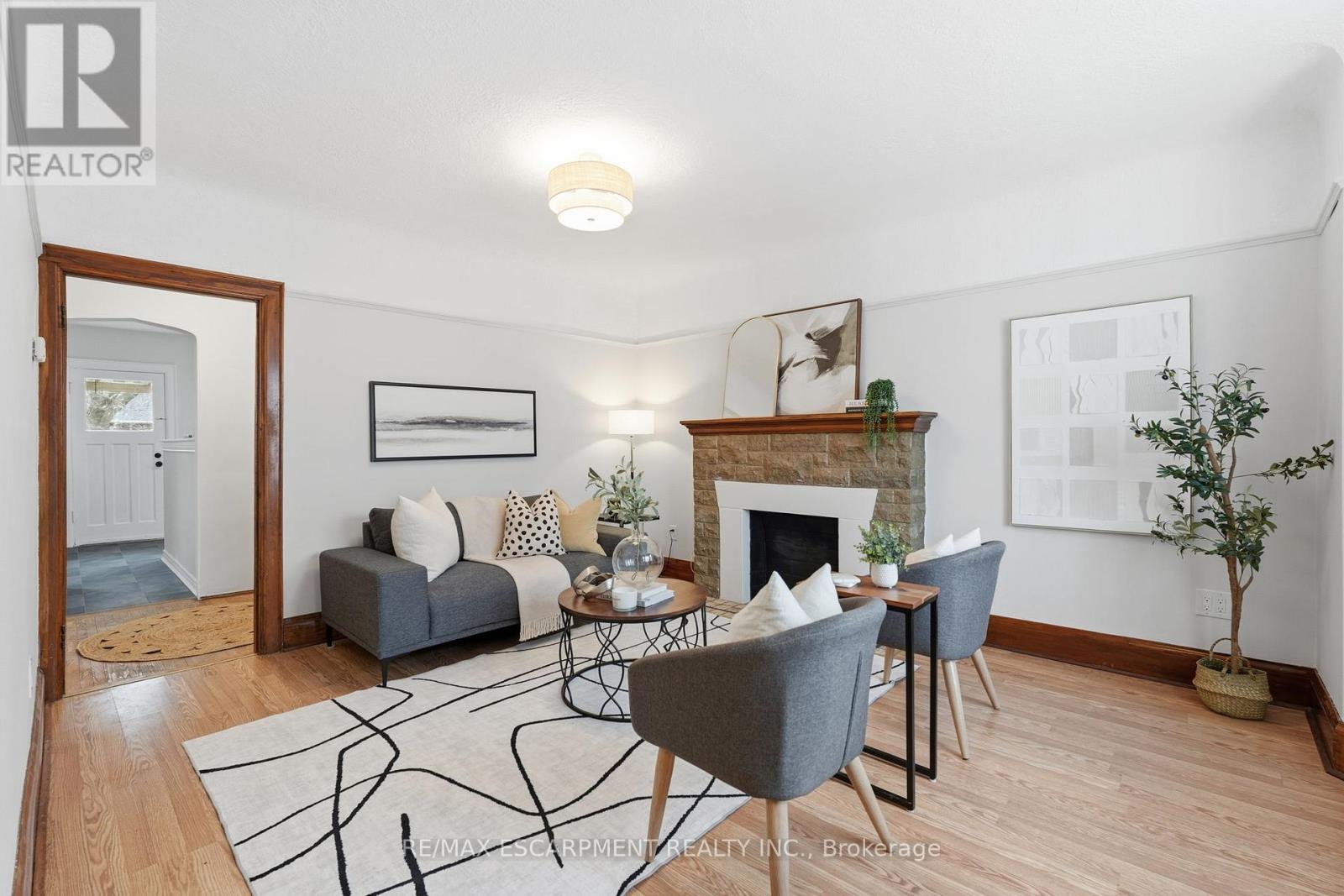 48 Weir Street N, Hamilton, Ontario  L8H 5E6 - Photo 5 - X12661888