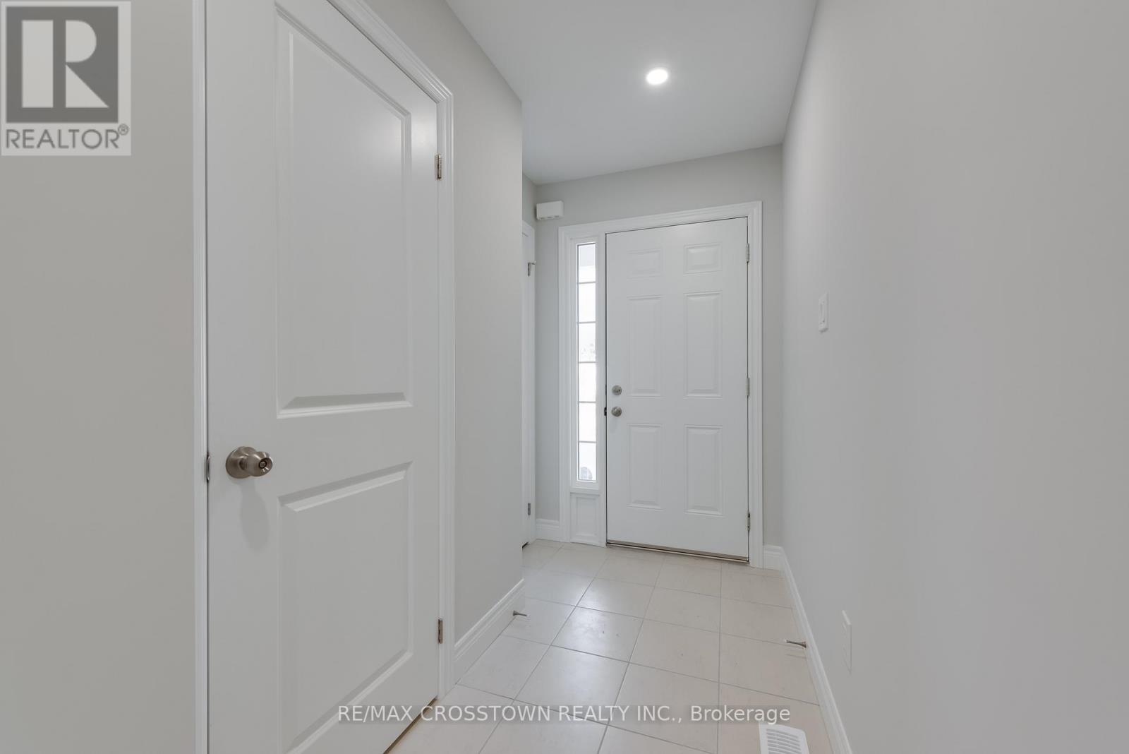 22 Mcconnell Crescent, Bracebridge, Ontario  P1L 0N7 - Photo 3 - X12661908