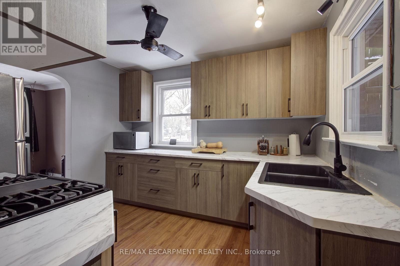 67 Blossom Avenue, Brantford, Ontario  N3T 5L9 - Photo 12 - X12661922