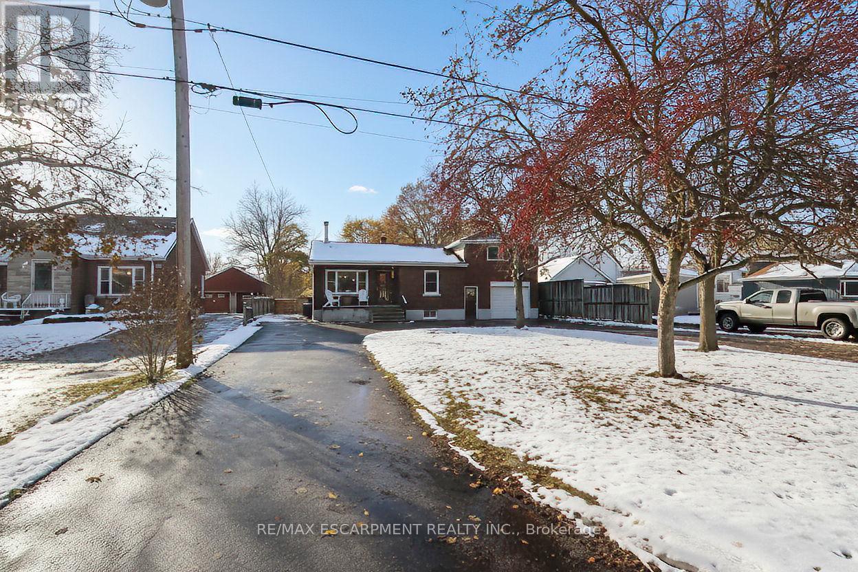 67 Blossom Avenue, Brantford, Ontario  N3T 5L9 - Photo 4 - X12661922