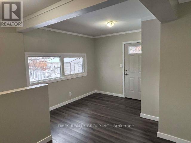 5216 43 Street, Camrose, Alberta  T4V 1B7 - Photo 10 - X12661950