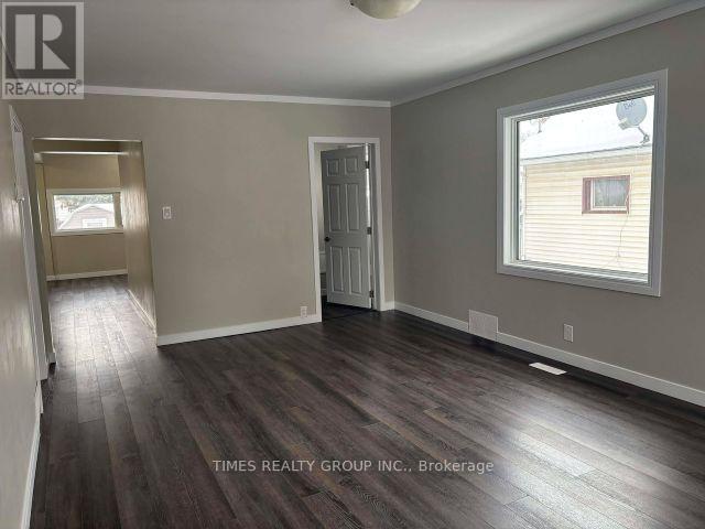 5216 43 Street, Camrose, Alberta  T4V 1B7 - Photo 18 - X12661950