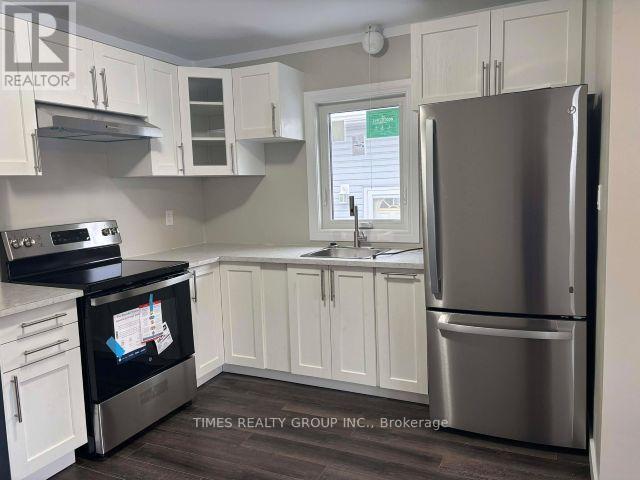 5216 43 Street, Camrose, Alberta  T4V 1B7 - Photo 5 - X12661950