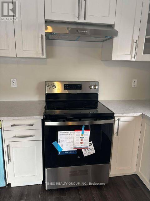 5216 43 Street, Camrose, Alberta  T4V 1B7 - Photo 6 - X12661950