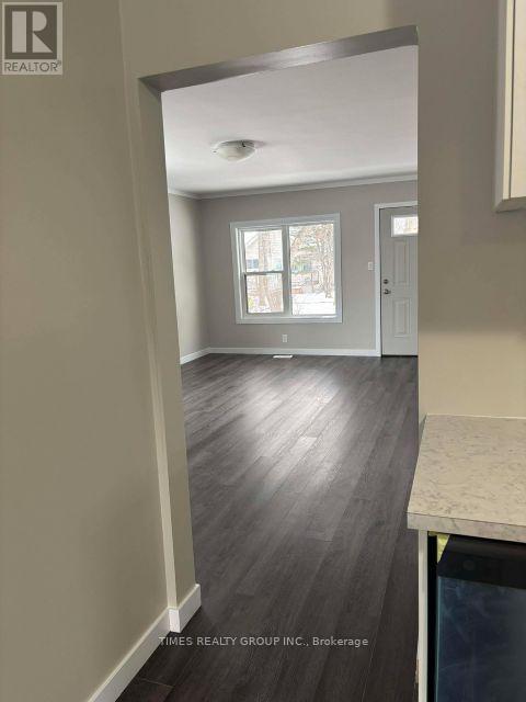 5216 43 Street, Camrose, Alberta  T4V 1B7 - Photo 9 - X12661950