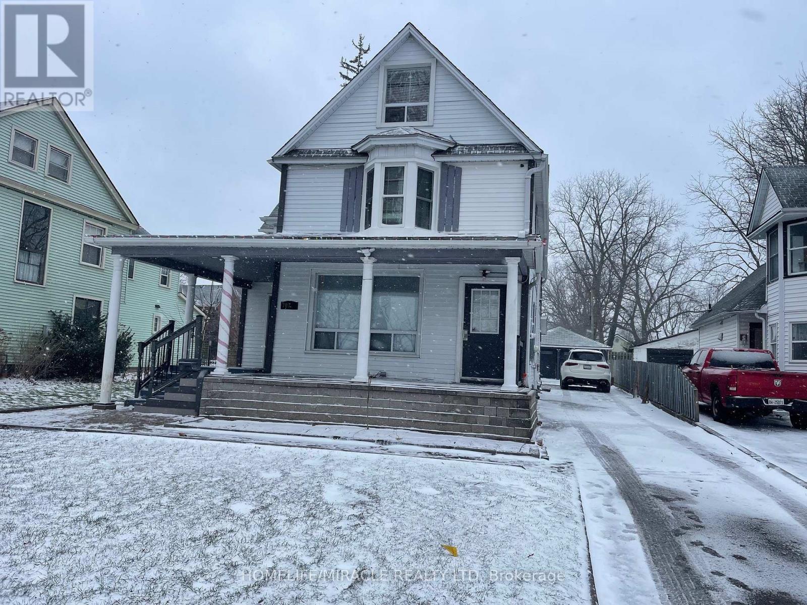 UPPER LEVEL - 707 NIAGARA BOULEVARD, Fort Erie, Ontario