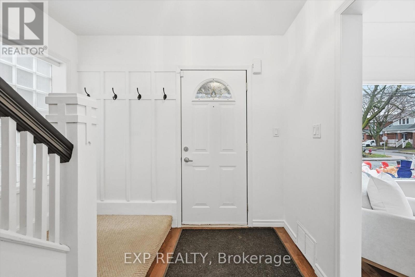 491 Dunsmure Road, Hamilton, Ontario  L8H 1G8 - Photo 3 - X12661972