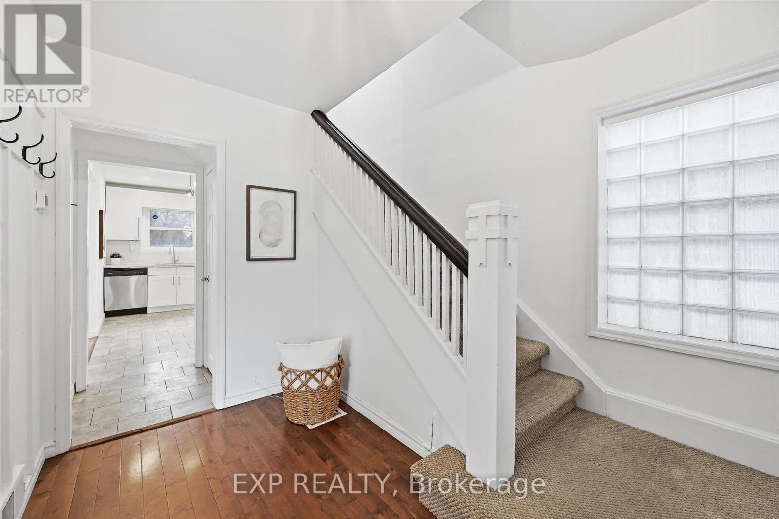 491 Dunsmure Road, Hamilton, Ontario  L8H 1G8 - Photo 4 - X12661972