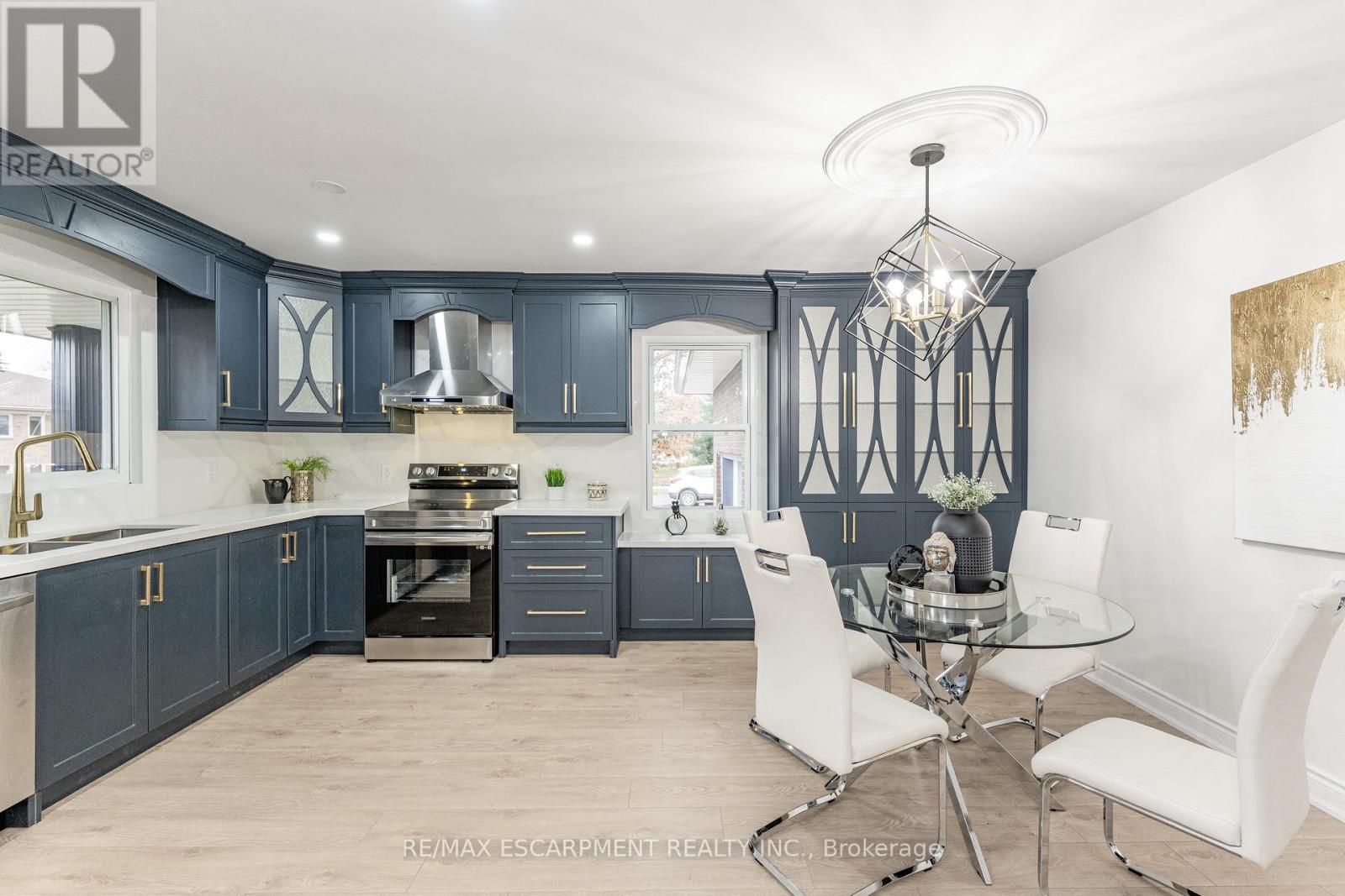 3045 Portage Road, Niagara Falls (Church's Lane), Ontario  L2J 2J8 - Photo 8 - X12662090