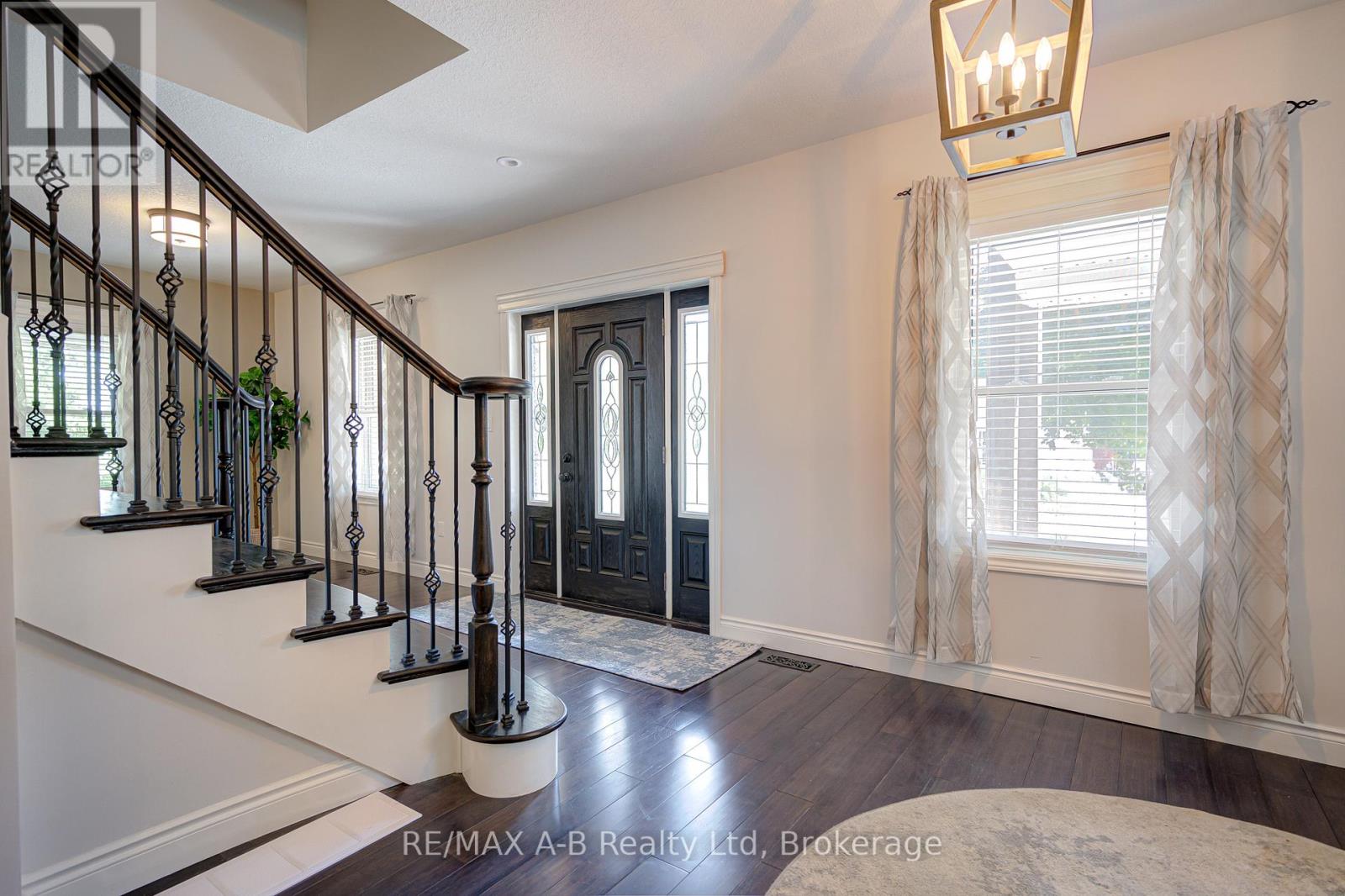 197 Trafalgar Street N, West Perth, Ontario  N0K 1N0 - Photo 10 - X12146166