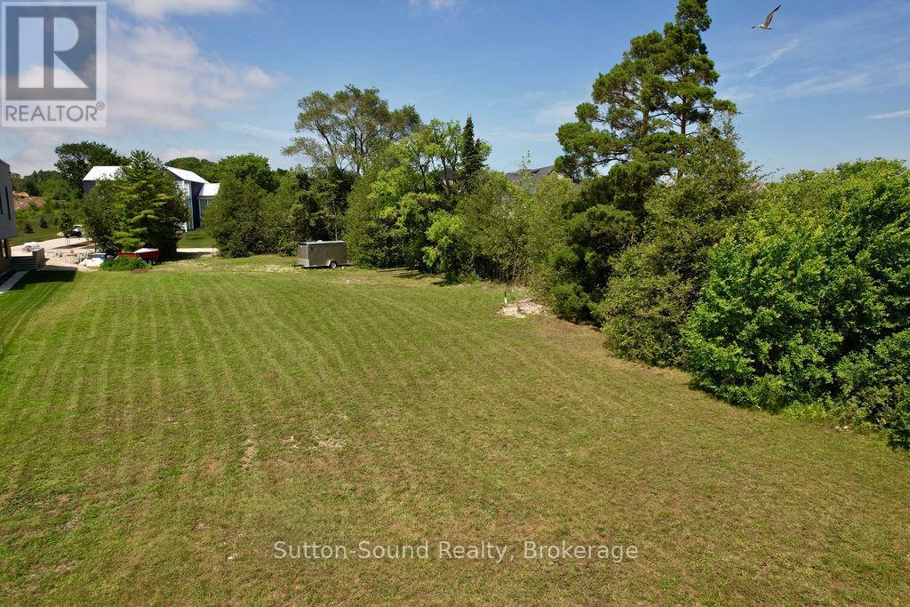 542 Punkinseed Lane, Georgian Bluffs, Ontario  N0H 1S0 - Photo 2 - X12310374