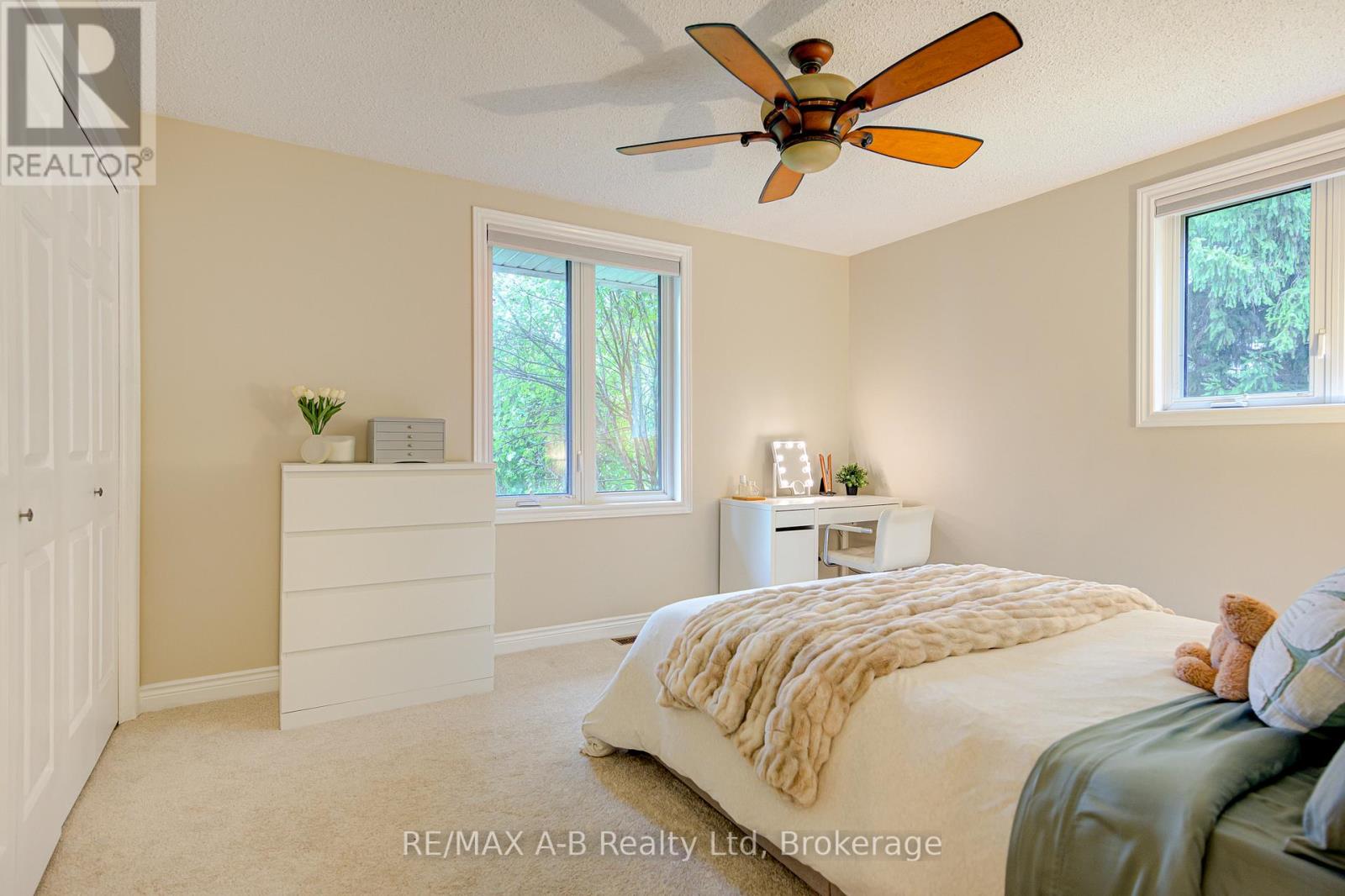 254 Boyce Street, Perth South, Ontario  N0K 1X0 - Photo 15 - X12428720