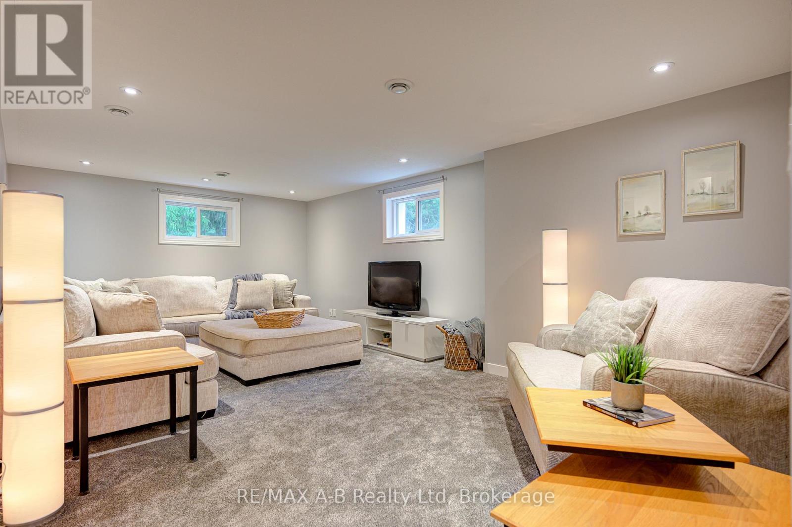 254 Boyce Street, Perth South, Ontario  N0K 1X0 - Photo 21 - X12428720