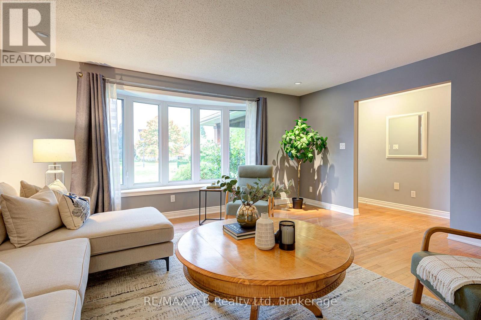 254 Boyce Street, Perth South, Ontario  N0K 1X0 - Photo 7 - X12428720