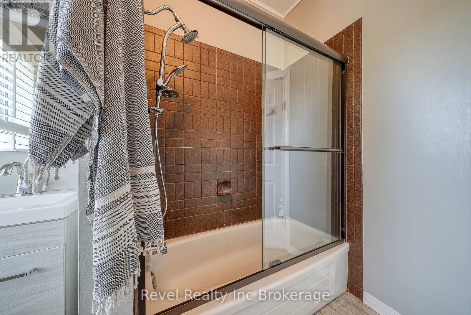 425 Ingersoll Avenue, Woodstock, Ontario  N4S 4X4 - Photo 24 - X12662158