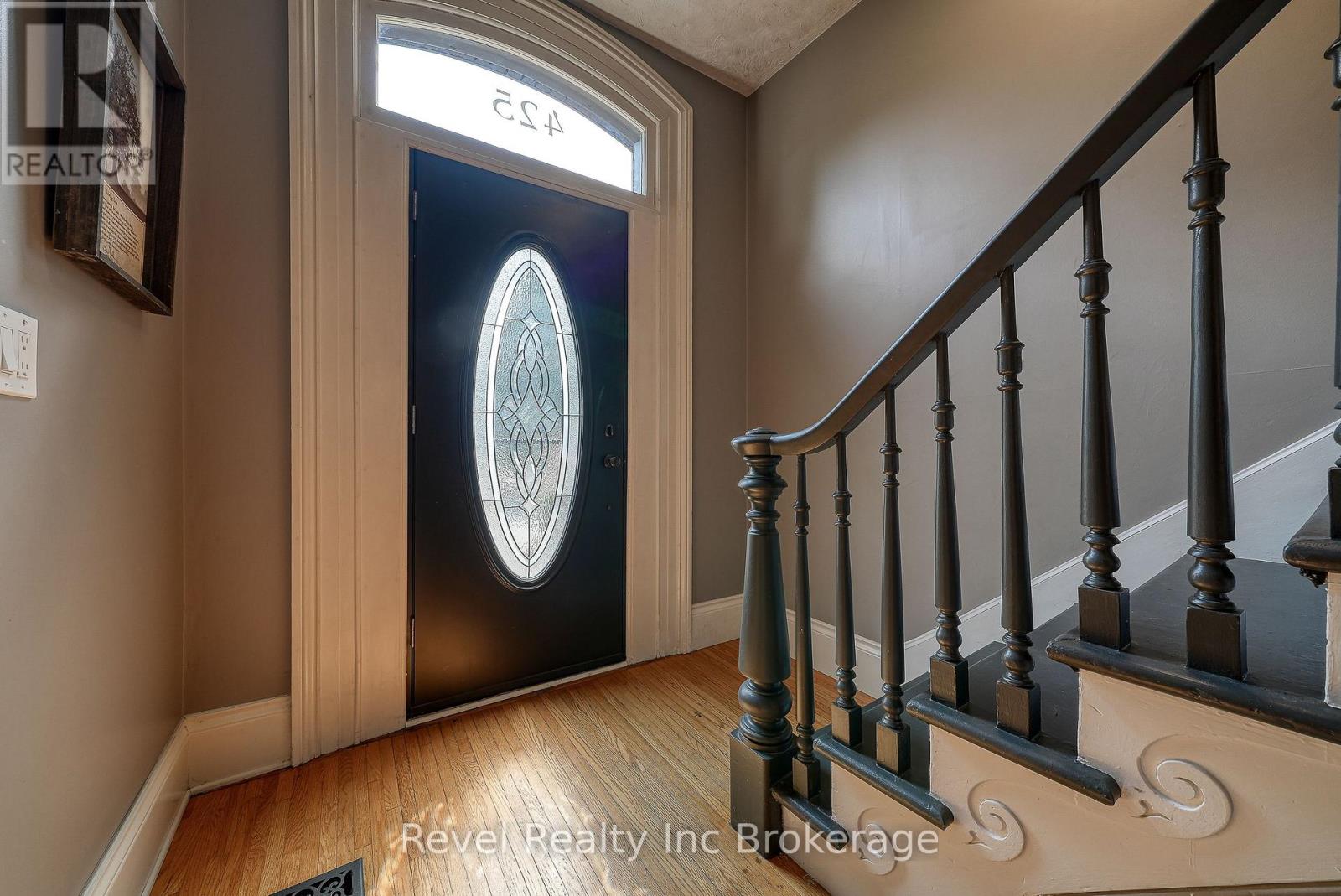 425 Ingersoll Avenue, Woodstock, Ontario  N4S 4X4 - Photo 5 - X12662158