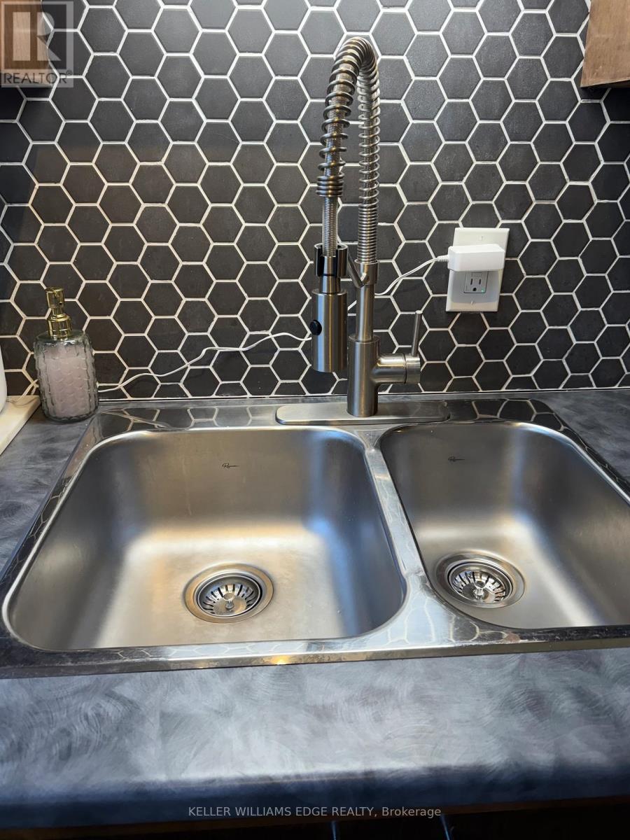 3 - 3 Tiffany Place, Quinte West, Ontario  K8V 6A3 - Photo 7 - X12462362