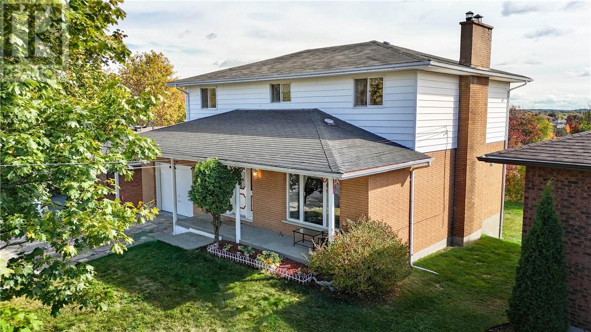 781 Grandview, Sudbury, Ontario  P3A 4Z8 - Photo 3 - 2125159