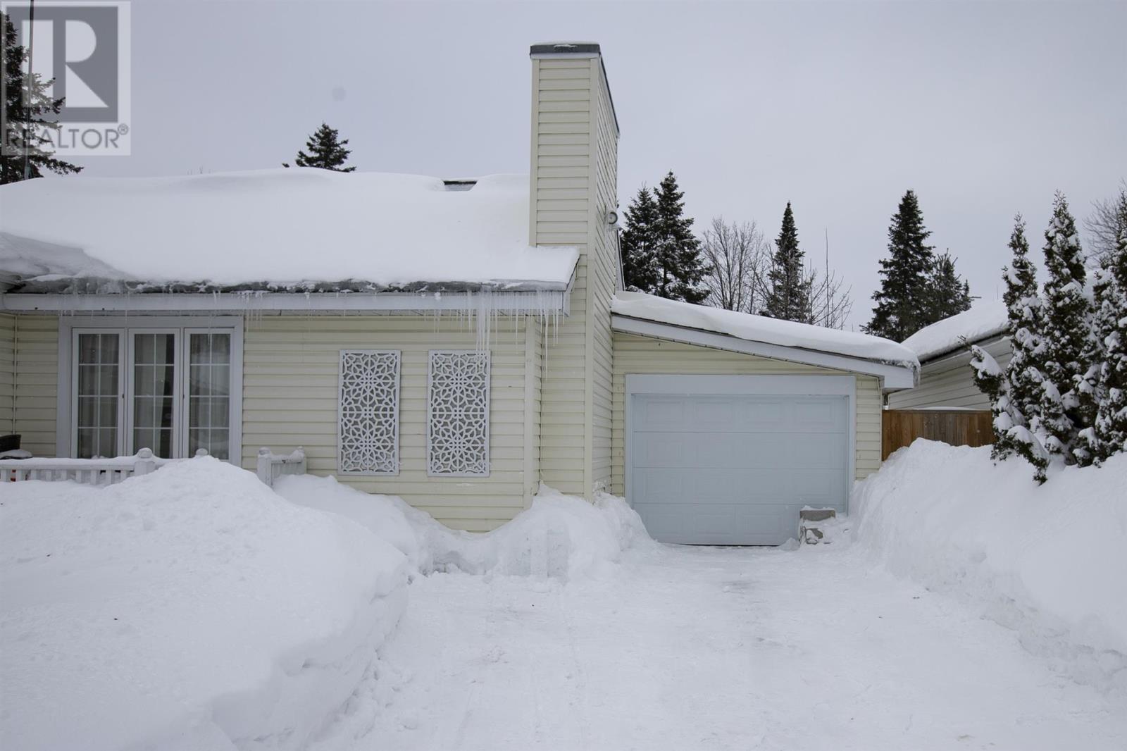 60 Curran Dr, Sault Ste. Marie, Ontario  P6B 1L1 - Photo 3 - SM260011