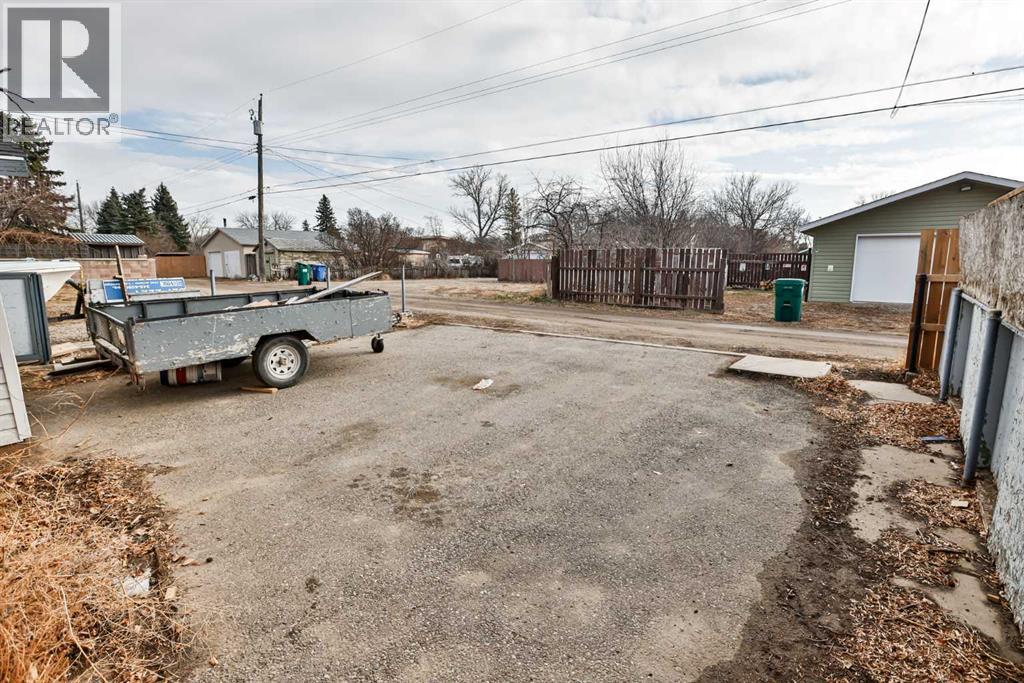 1108 10 Avenue N, Lethbridge, Alberta  T1H 1K1 - Photo 36 - A2271193