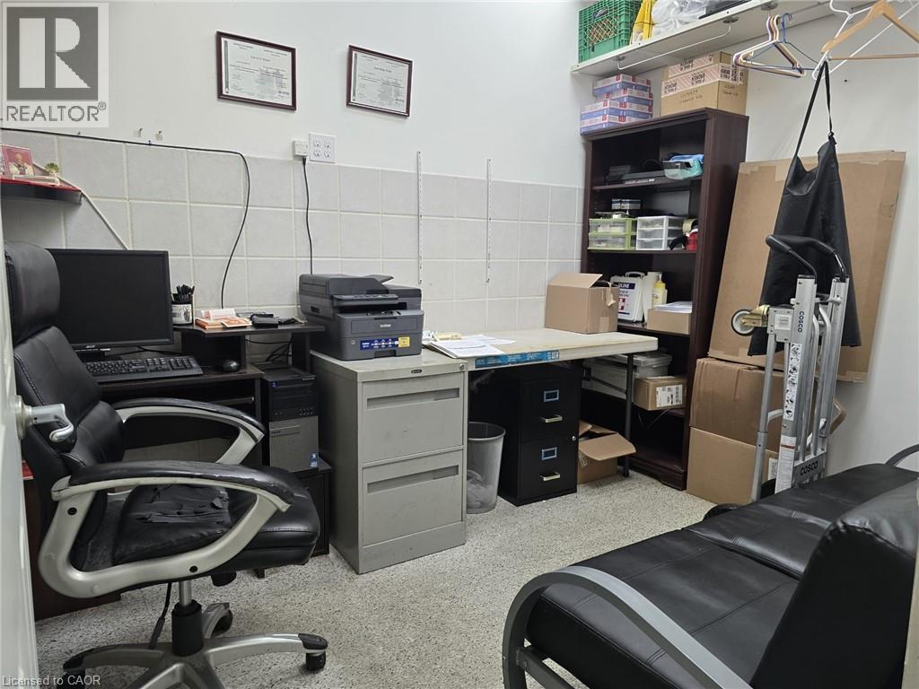 3408 Dundas Street W, York, Ontario  M6S 2S1 - Photo 4 - 40770487