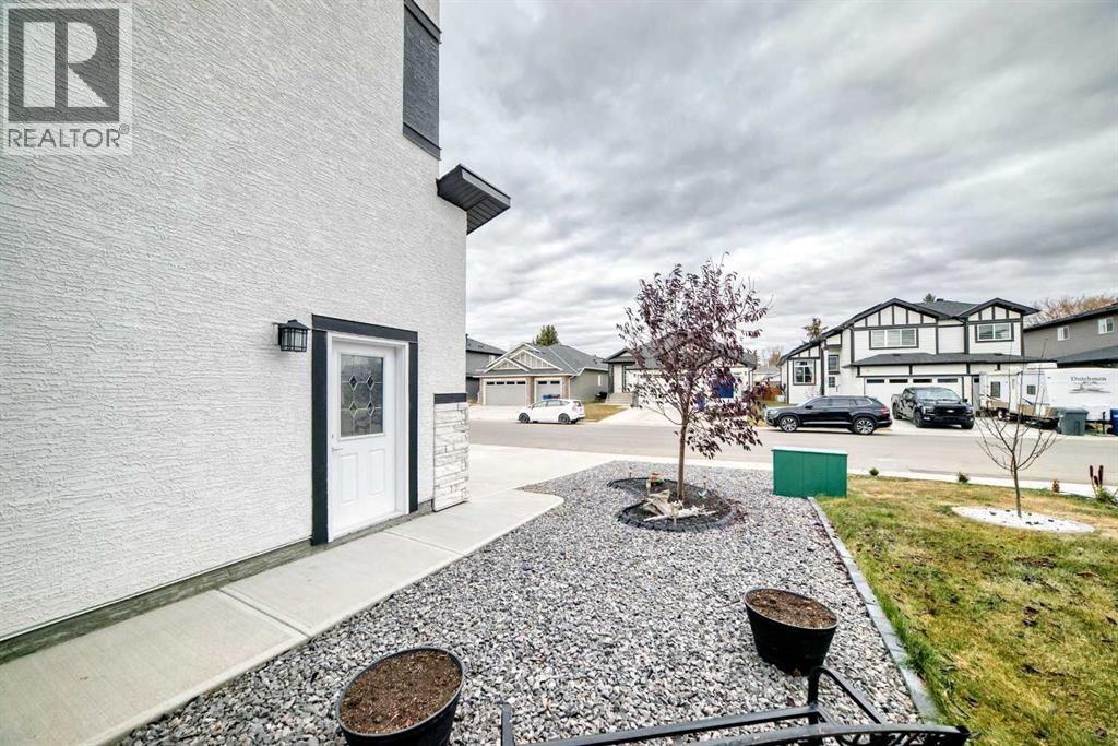 1368 Lackner Boulevard, Carstairs, Alberta  T0M 0N0 - Photo 2 - A2267311