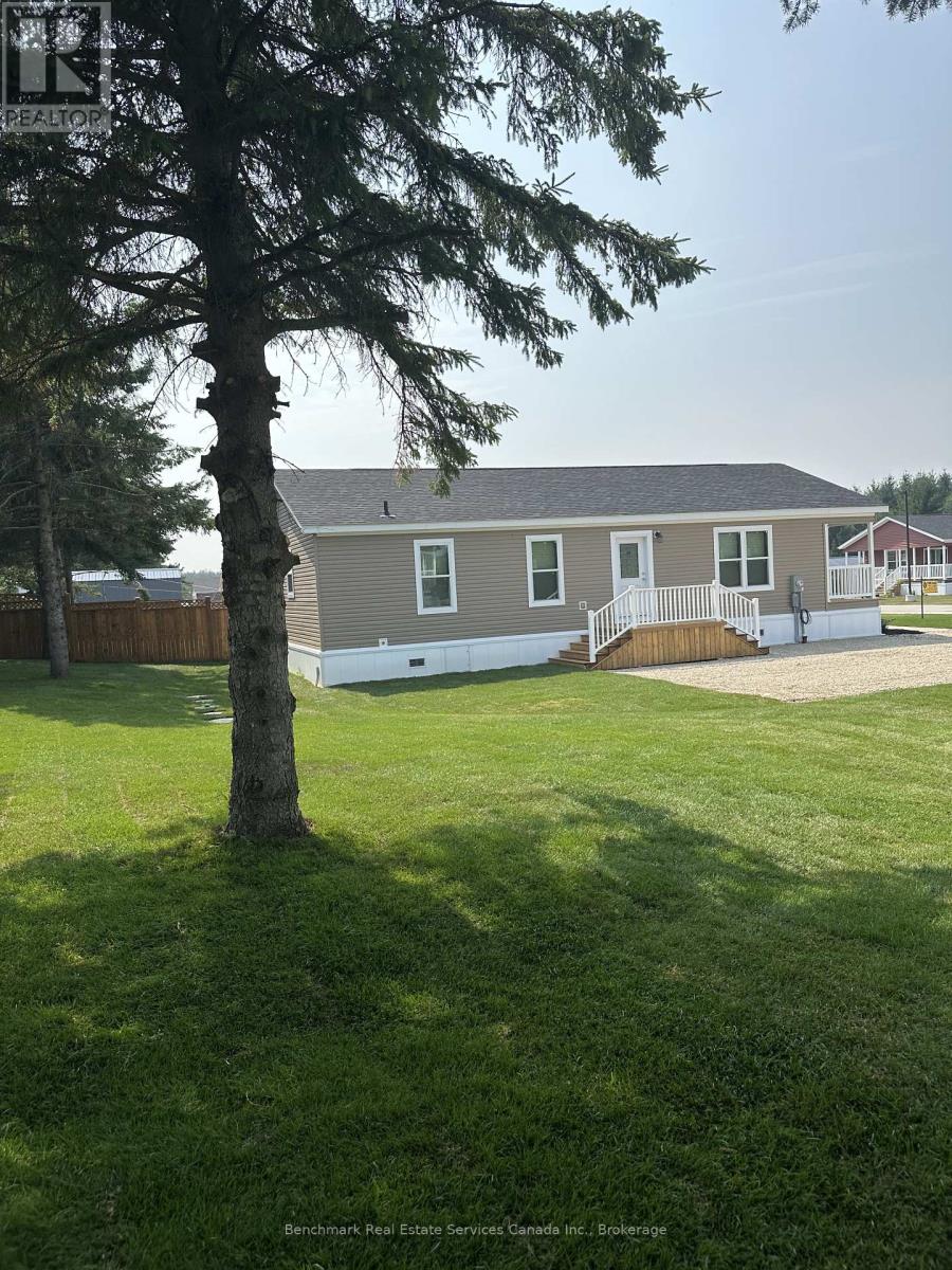 210 Spruce Drive, West Grey, Ontario N4N 3B8 - Photo 16 - X12662196