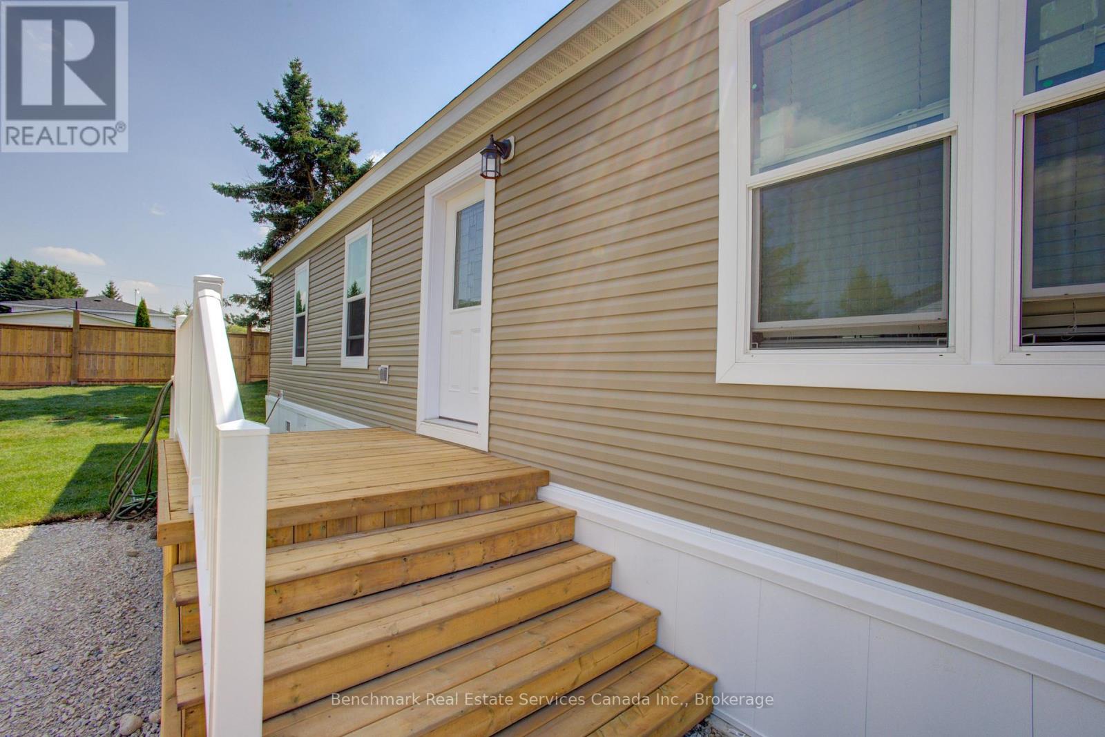 210 Spruce Drive, West Grey, Ontario N4N 3B8 - Photo 18 - X12662196