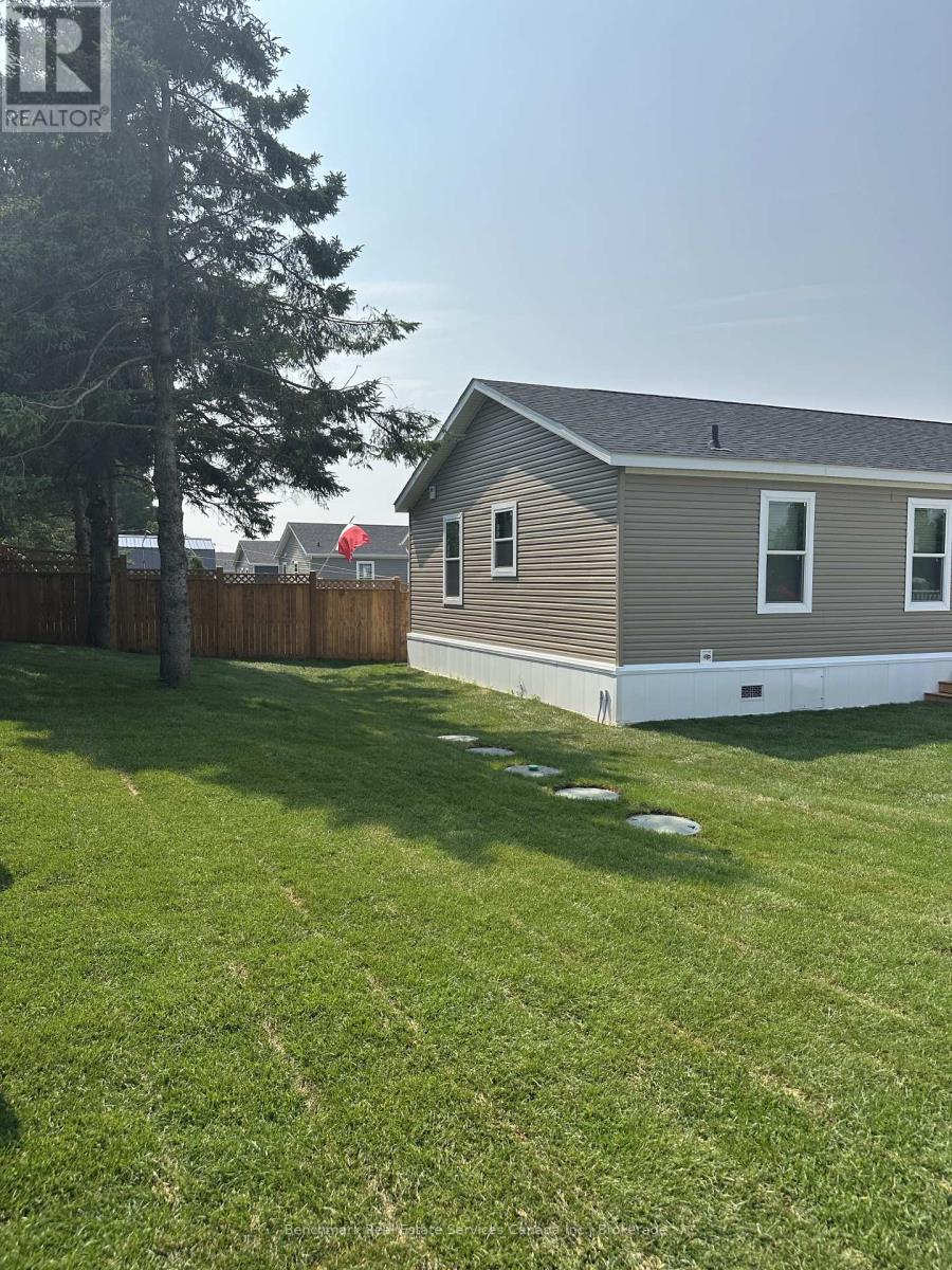 210 Spruce Drive, West Grey, Ontario N4N 3B8 - Photo 19 - X12662196