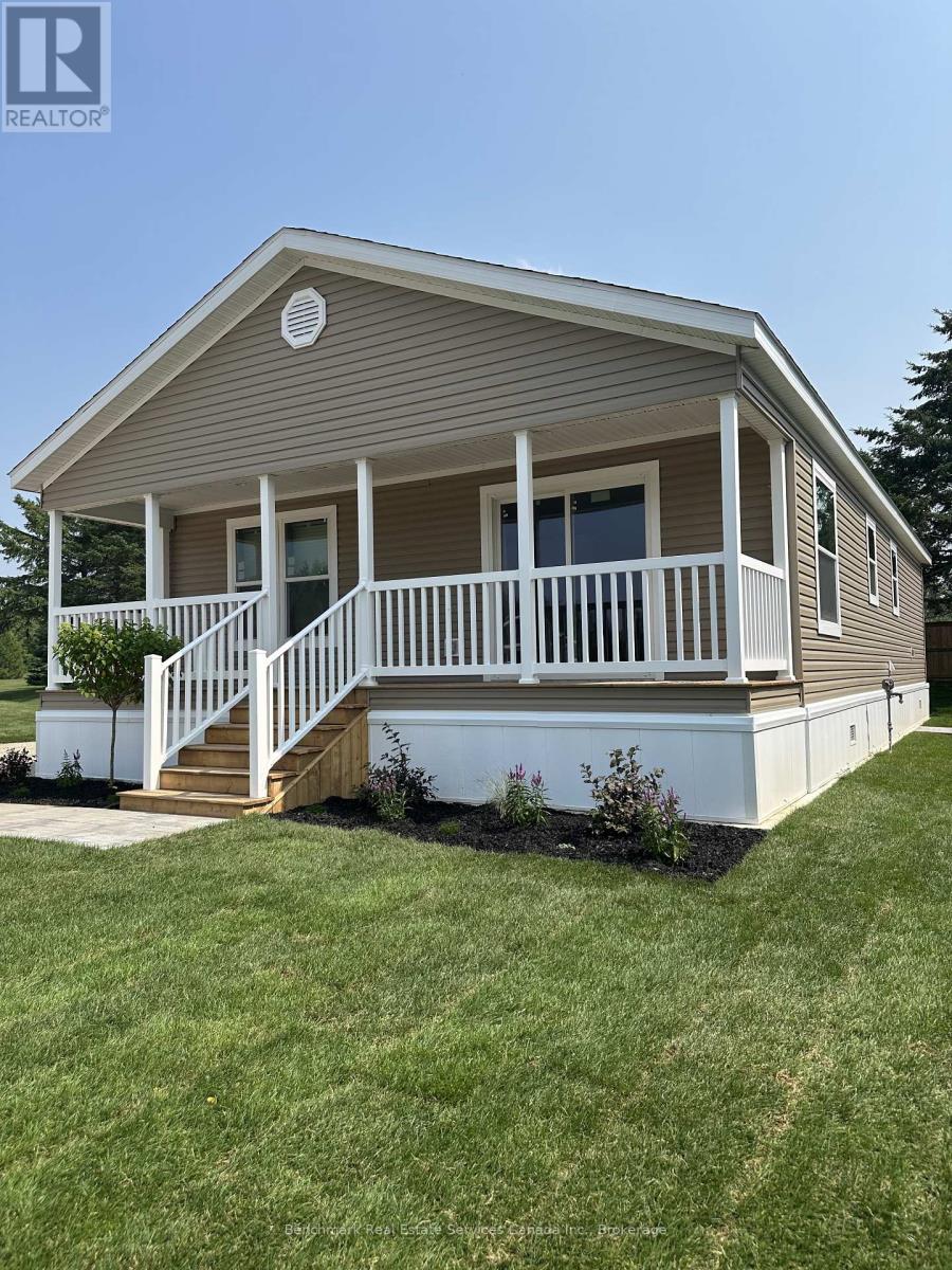 Third picture of 210 SPRUCE DRIVE