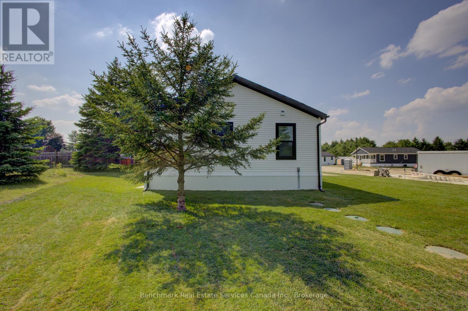 212 Spruce Drive, West Grey, Ontario N4N 3B8 - Photo 24 - X12662266