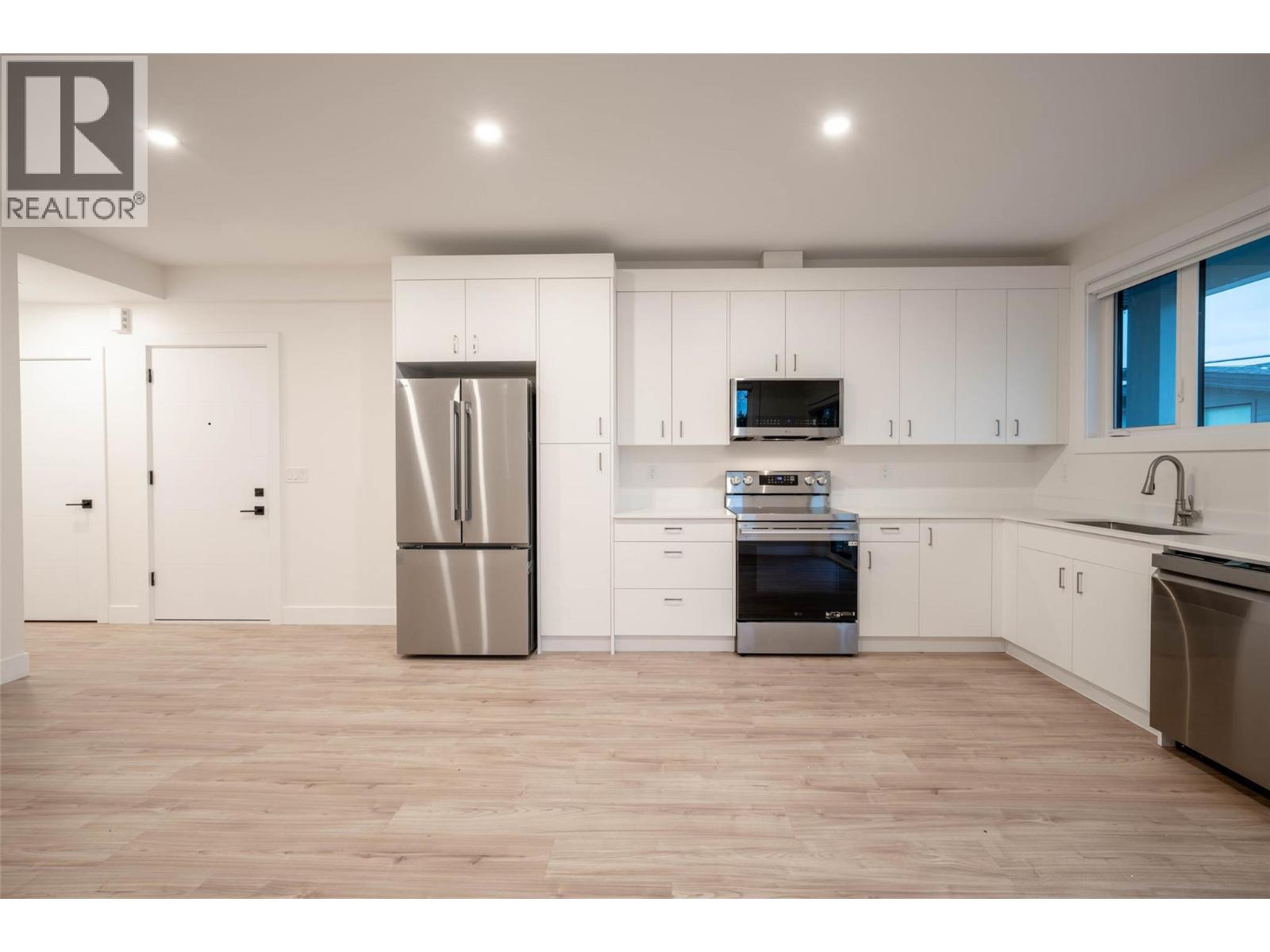 2231 Richter Street, Kelowna, British Columbia  V1Y 2N9 - Photo 38 - 10368720