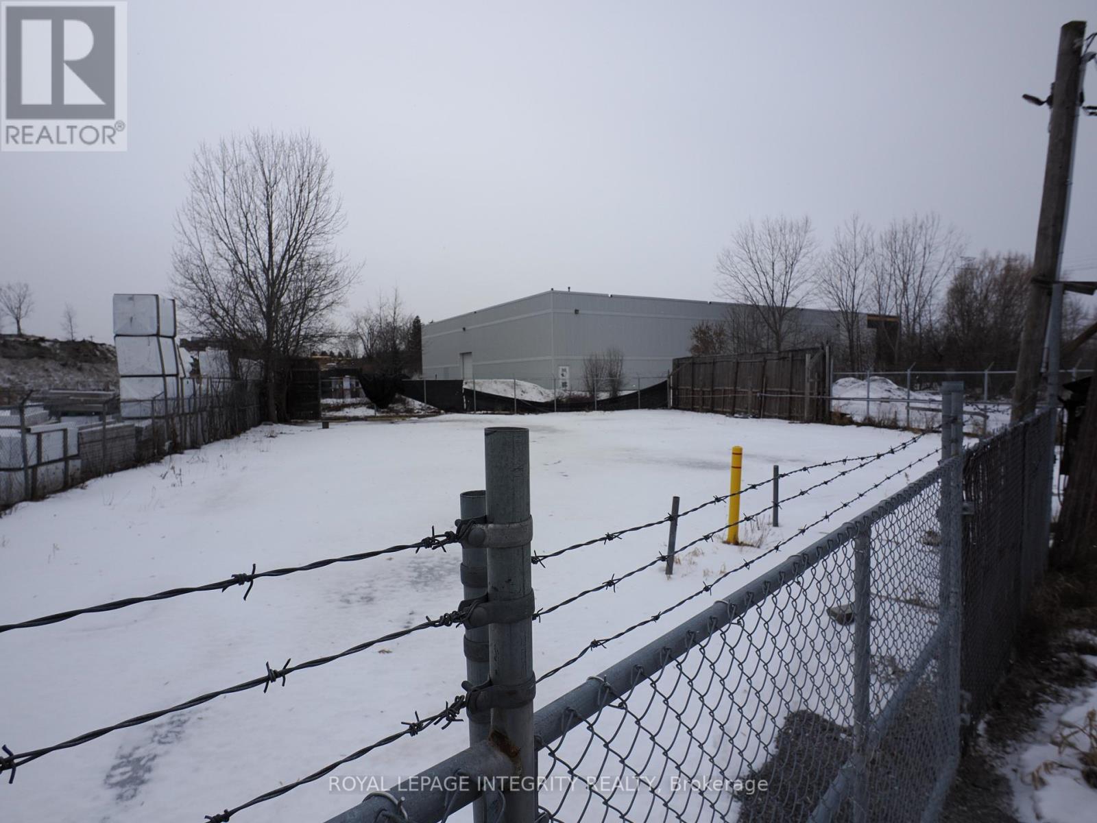 3170 Hawthorne Road, Ottawa, Ontario  K1G 5H5 - Photo 3 - X12662224