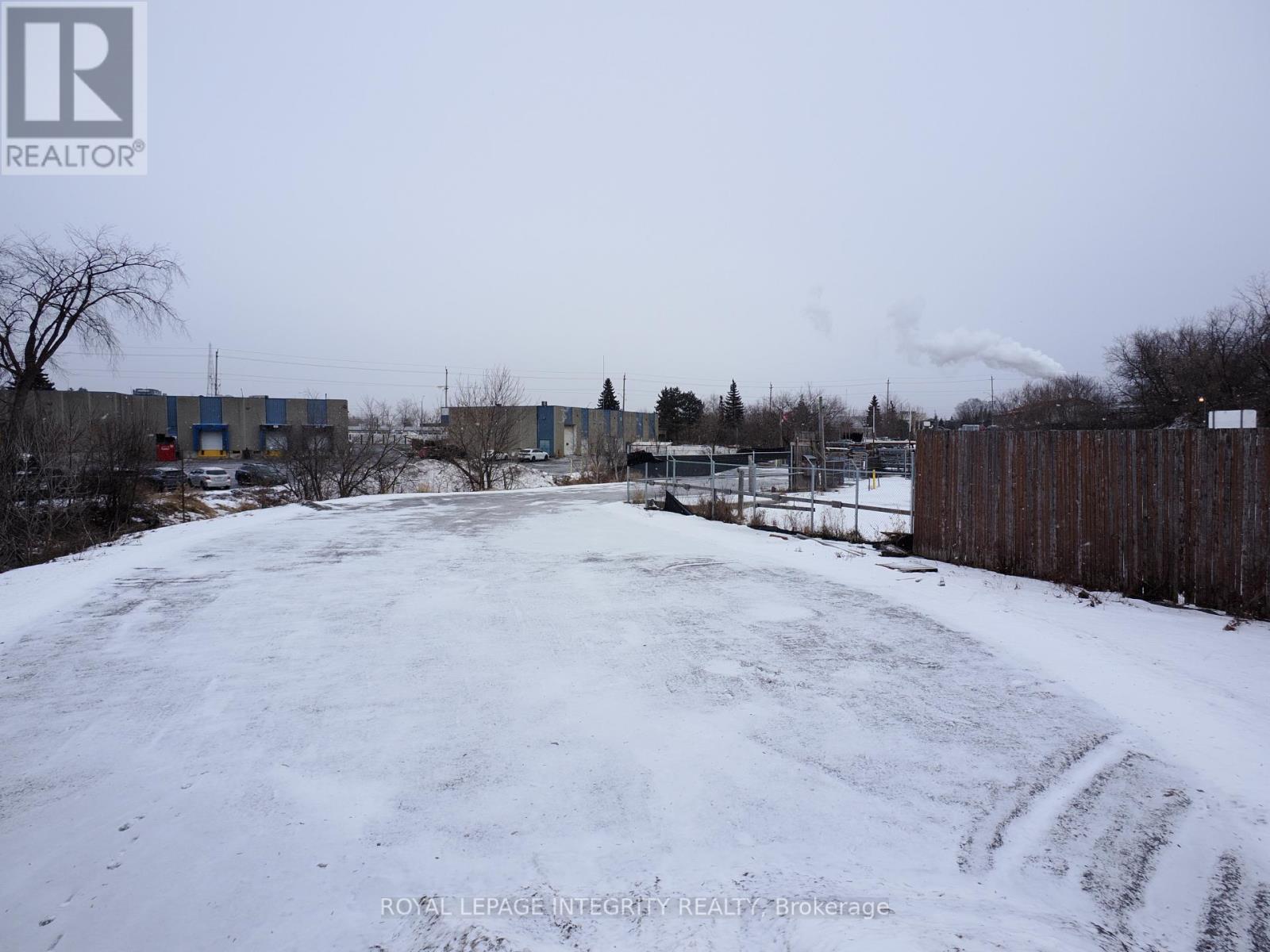 3170 Hawthorne Road, Ottawa, Ontario  K1G 5H5 - Photo 4 - X12662224