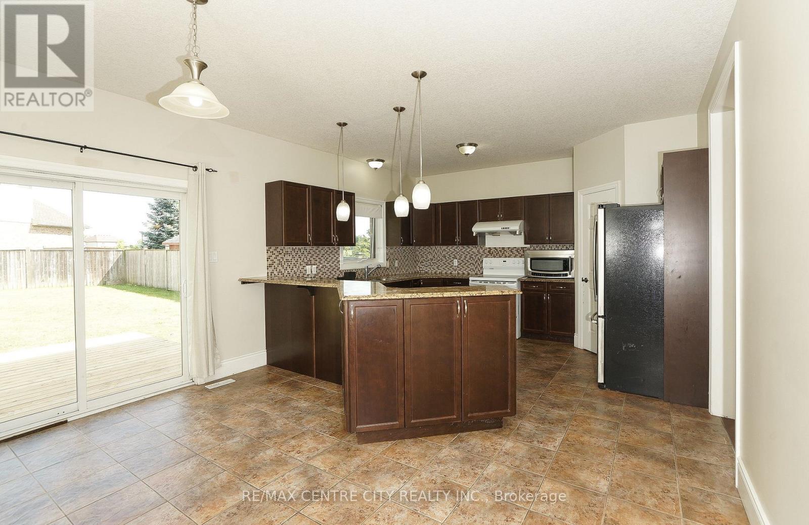 2024 Pennyroyal Street, London North, Ontario  N5X 0E5 - Photo 11 - X12662182