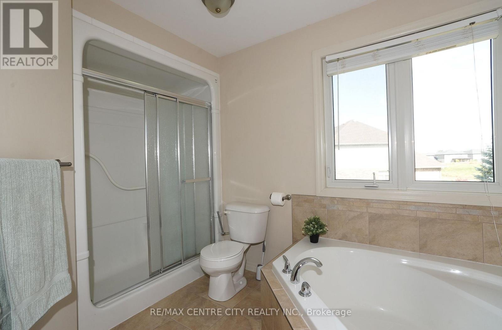 2024 Pennyroyal Street, London North, Ontario  N5X 0E5 - Photo 21 - X12662182