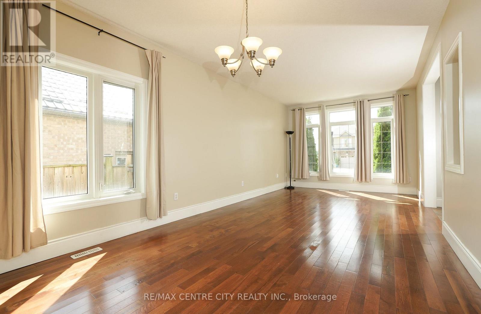 2024 Pennyroyal Street, London North, Ontario  N5X 0E5 - Photo 7 - X12662182