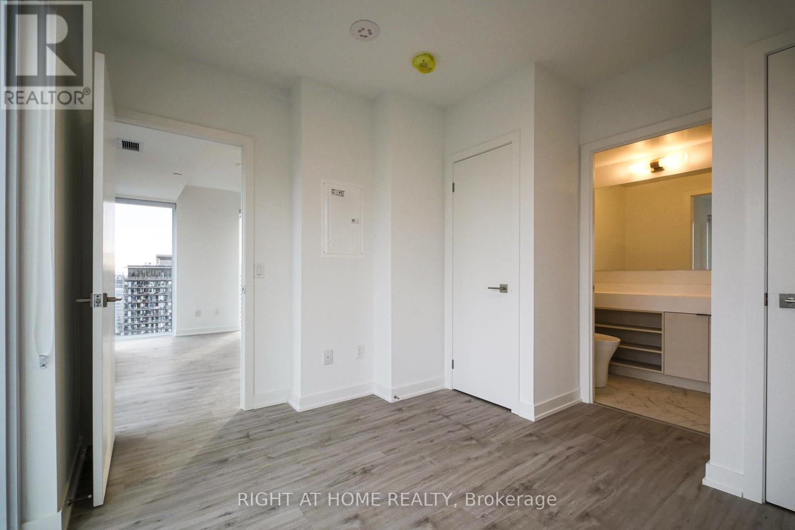 1716 - 8 Wellesley Street W, Toronto, Ontario  M4Y 0J5 - Photo 18 - C12506926