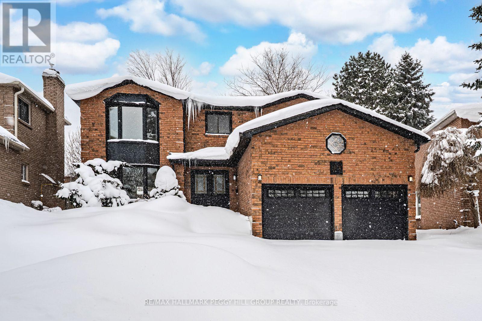 21 AUTUMN LANE, Barrie, Ontario