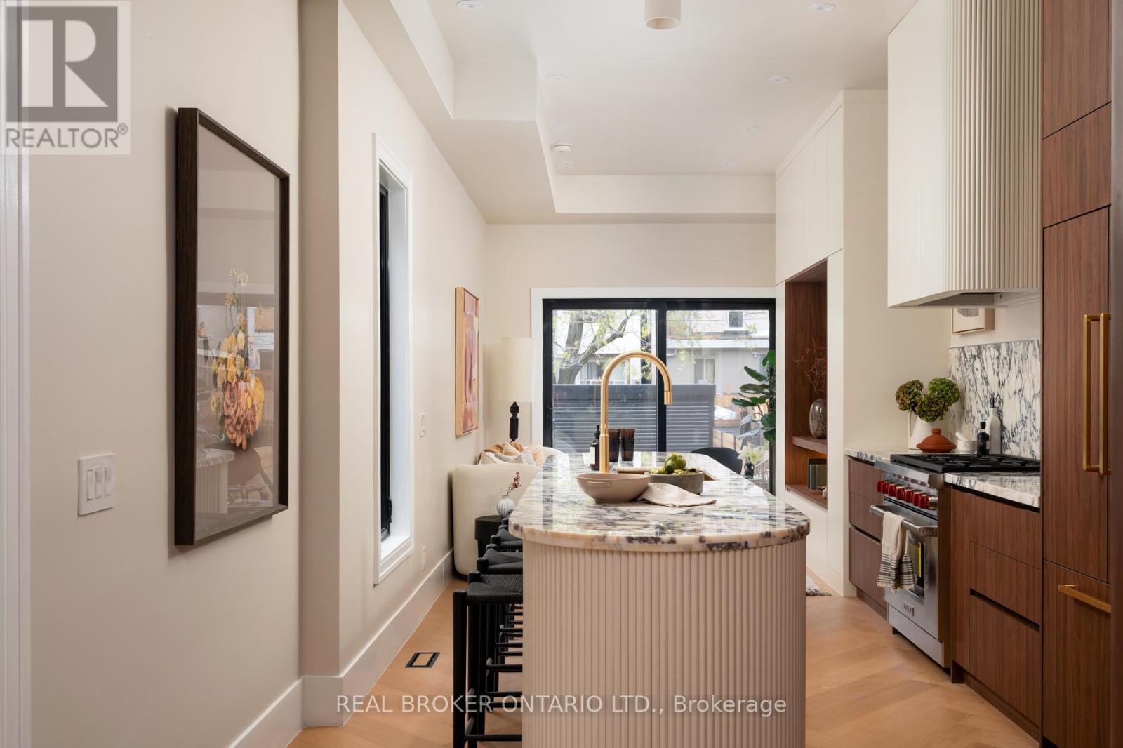 256 Major Street, Toronto, Ontario  M5S 2L6 - Photo 12 - C12662154