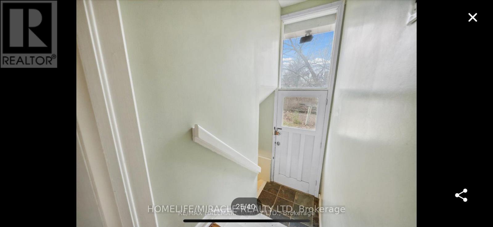 26 Anola Place, Toronto, Ontario  M1K 4W7 - Photo 4 - E12662248