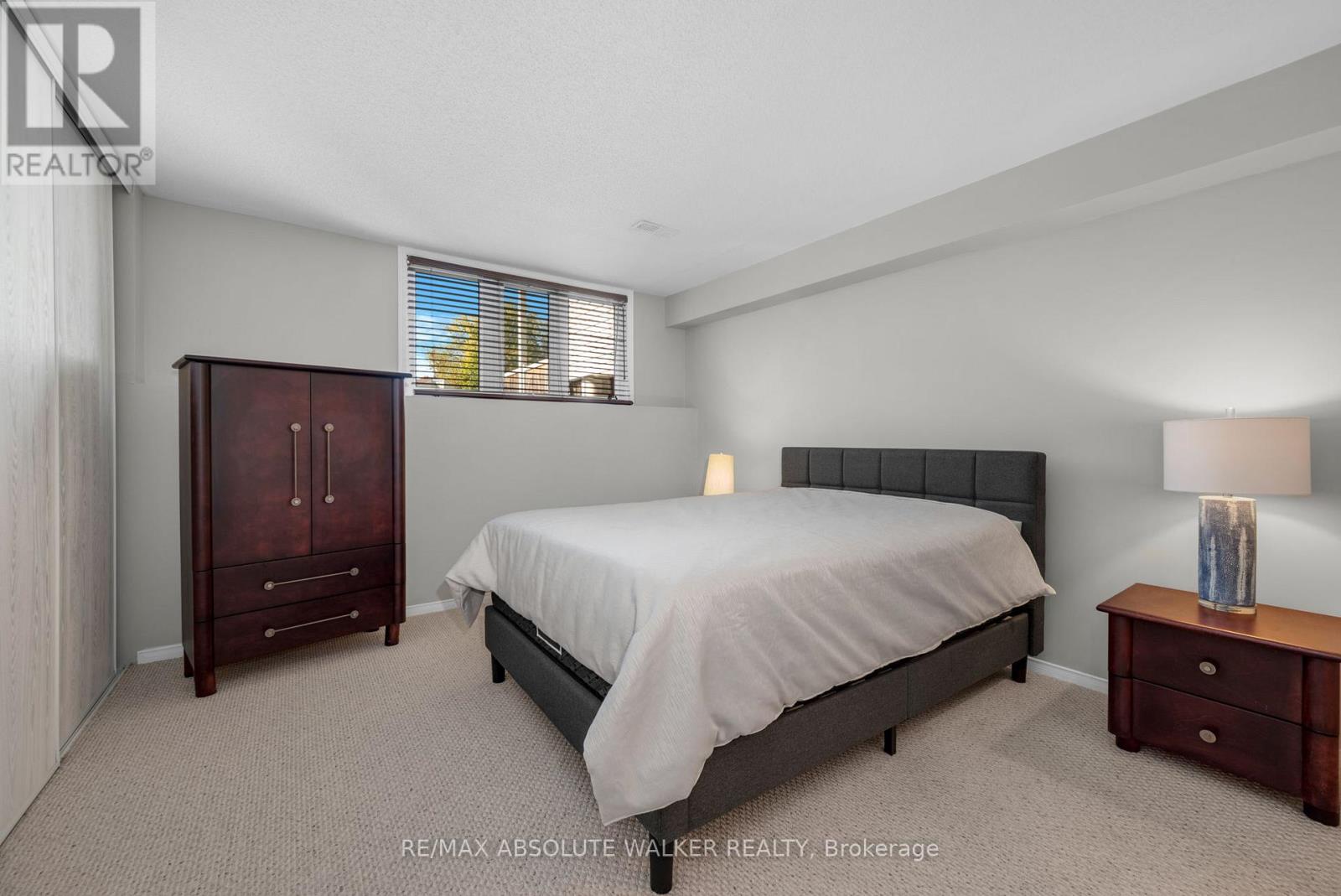 1647 Locksley Lane, Ottawa, Ontario  K1J 1B6 - Photo 14 - X12436931