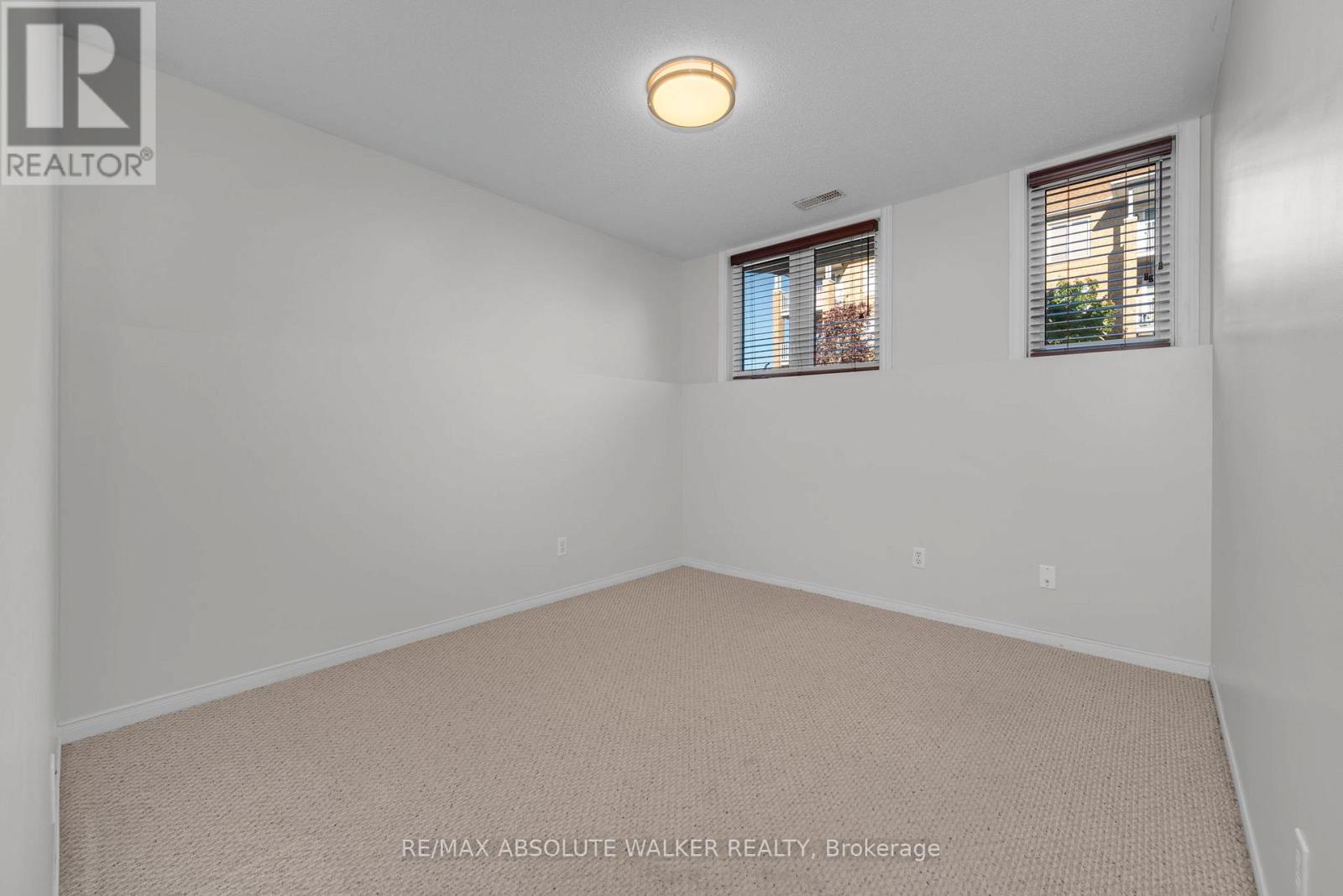 1647 Locksley Lane, Ottawa, Ontario  K1J 1B6 - Photo 17 - X12436931