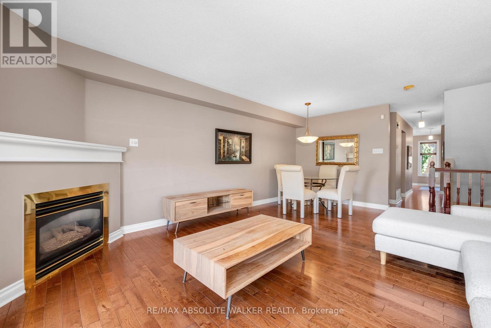 1647 Locksley Lane, Ottawa, Ontario  K1J 1B6 - Photo 5 - X12436931