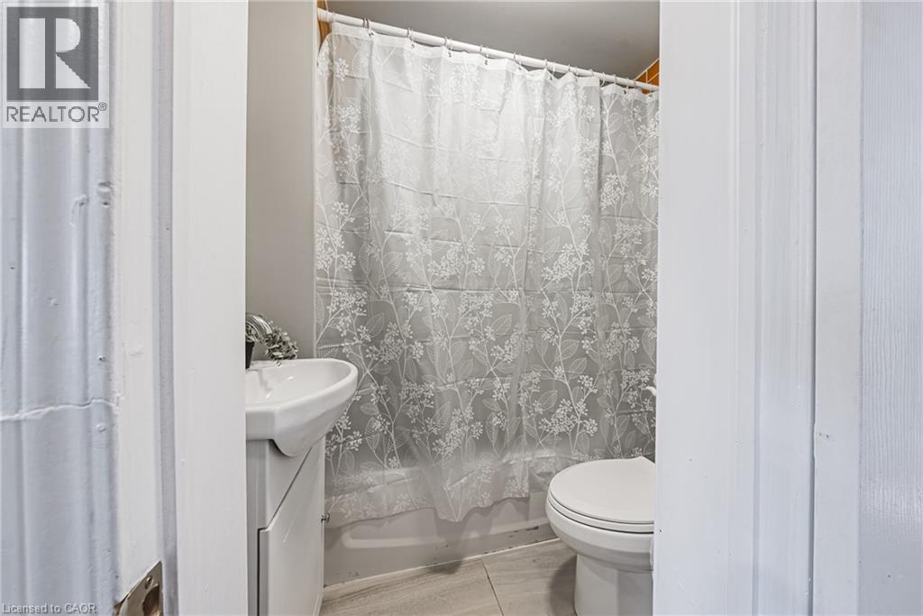 24 Rowanwood Street, Hamilton, Ontario  L8L 7H3 - Photo 12 - 40795998