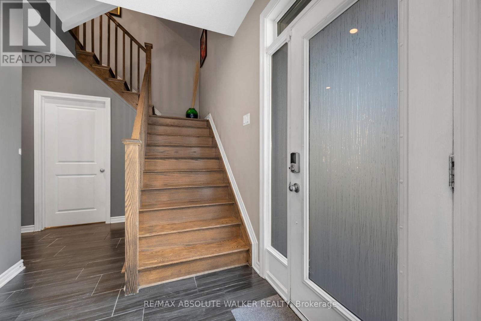 129 Chaperal Private, Ottawa, Ontario  K4A 0T6 - Photo 3 - X12455976