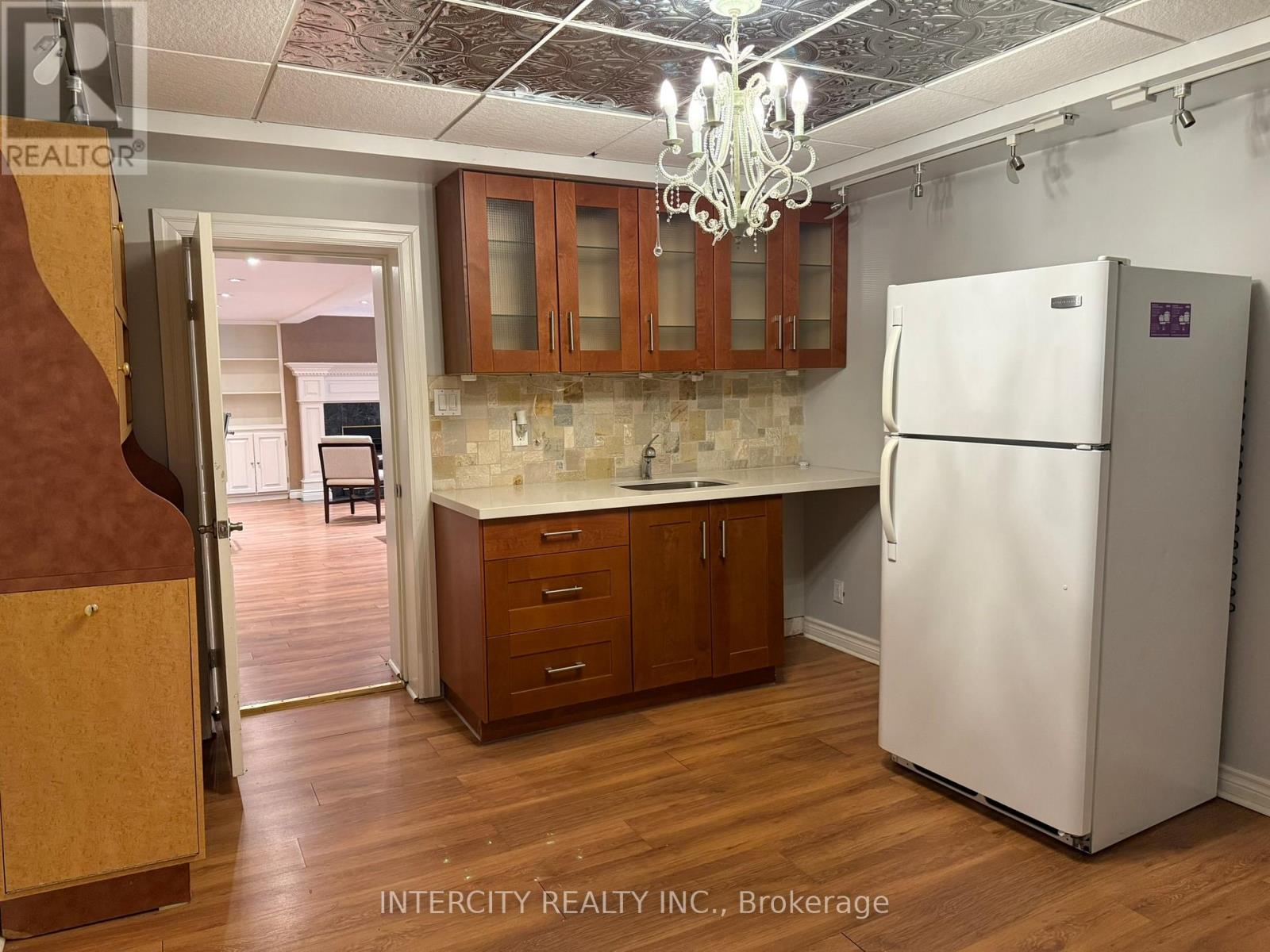 Lower - 117 Clarence Street, Vaughan, Ontario  L4L 1L4 - Photo 5 - N12662144