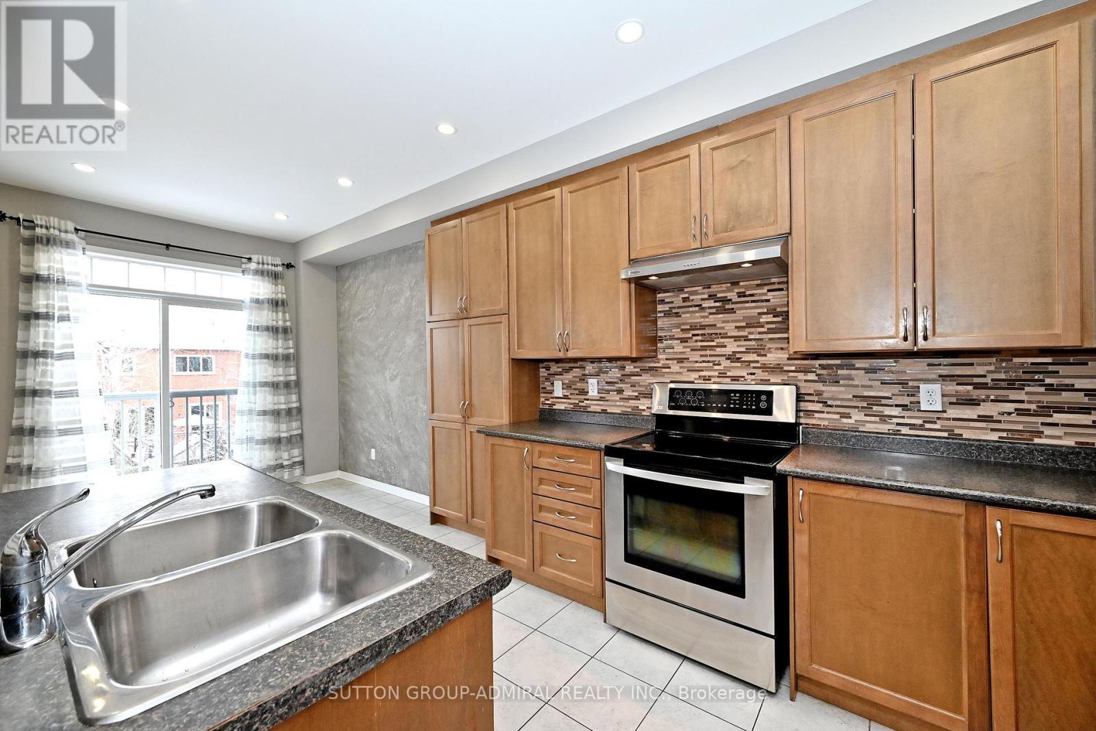 41 Big Hill Crescent, Vaughan, Ontario  L6A 4S1 - Photo 13 - N12662156