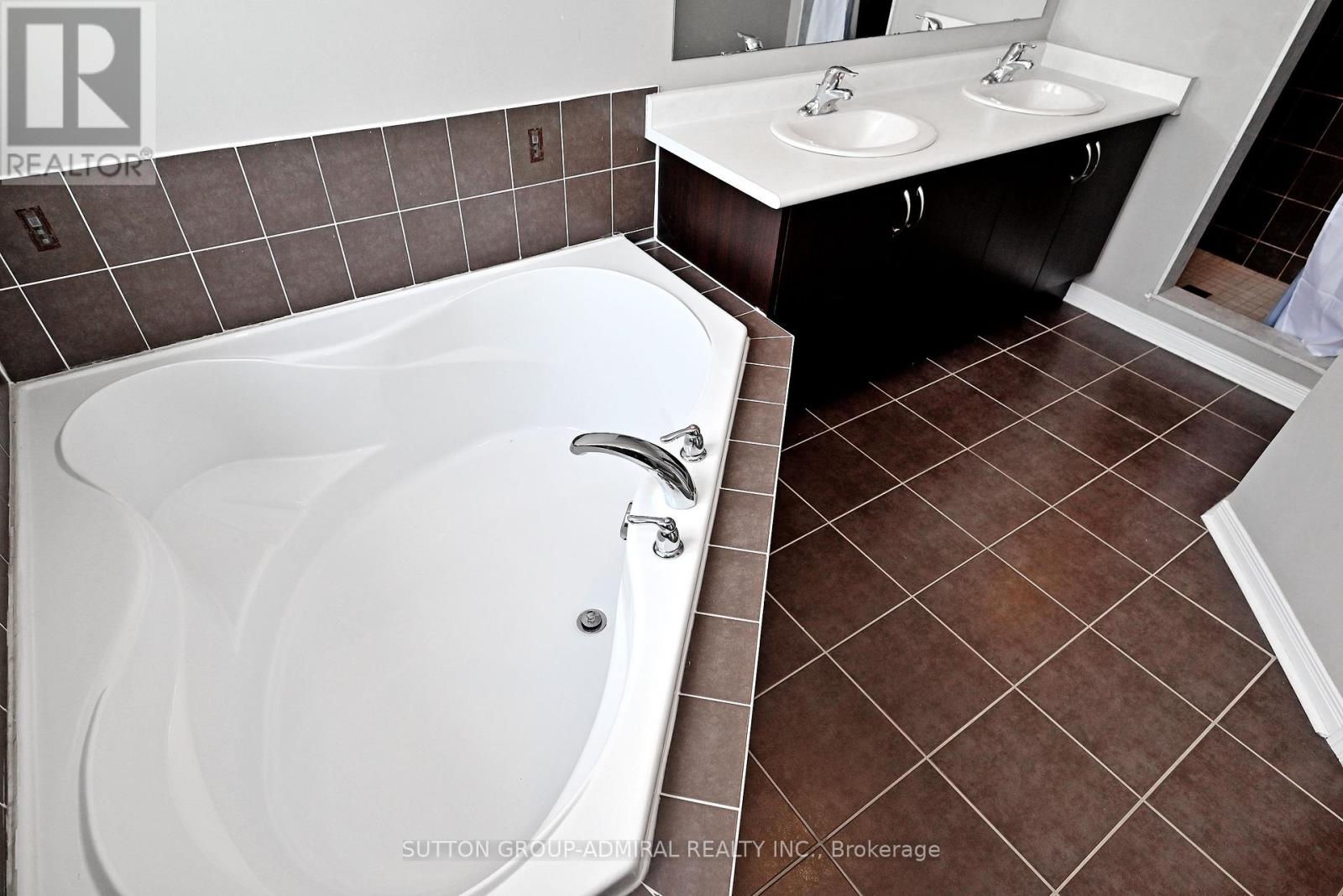 41 Big Hill Crescent, Vaughan, Ontario  L6A 4S1 - Photo 26 - N12662156