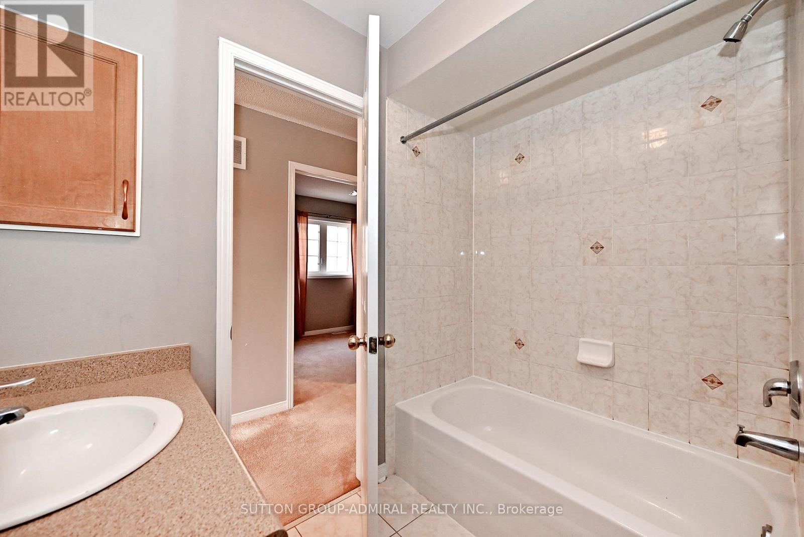 41 Big Hill Crescent, Vaughan, Ontario  L6A 4S1 - Photo 40 - N12662156